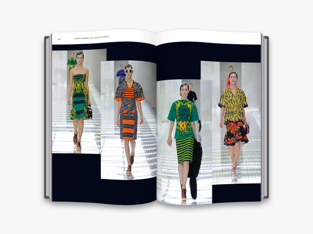 『PRADA Catwalk』洋書 英語版 51FDr9gWKuL._UF1000,1000_QL80_.jpg